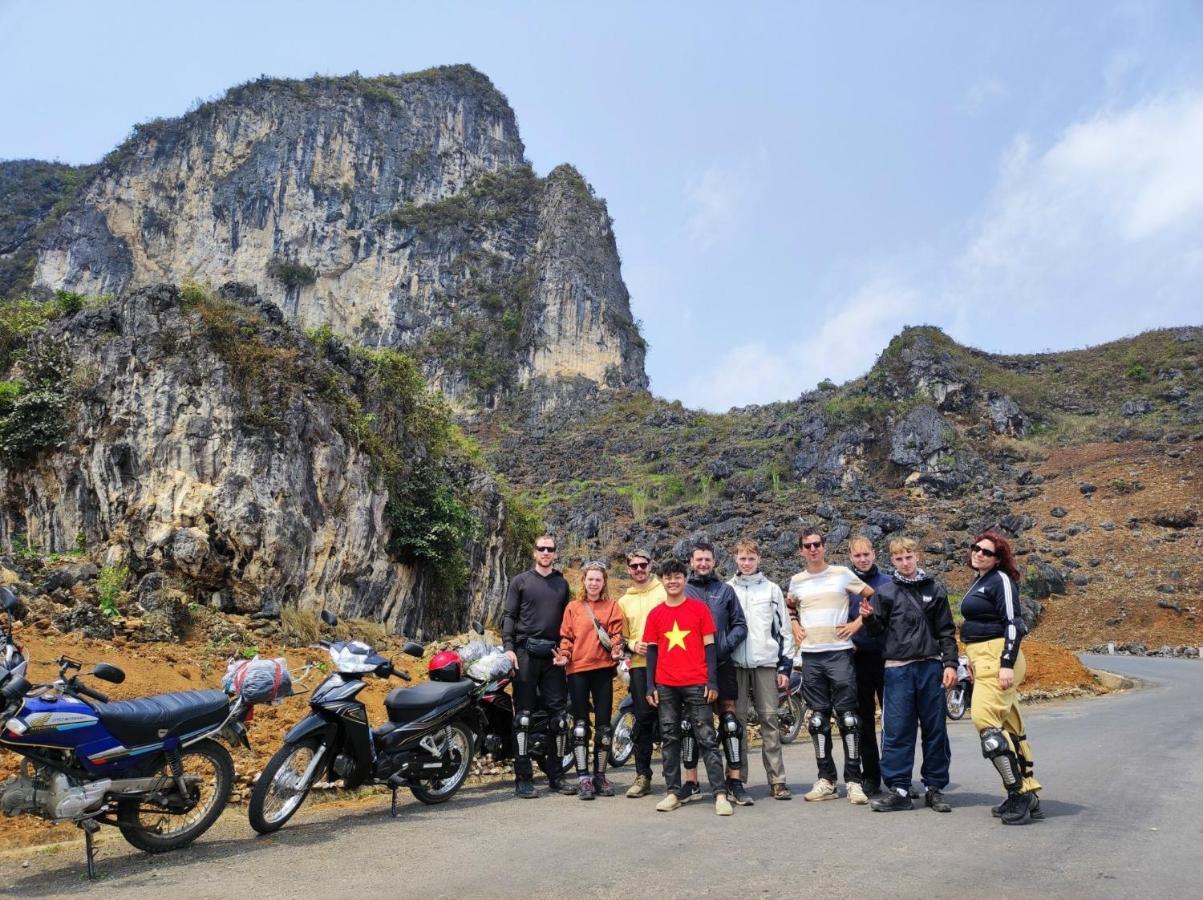 Bong Hostel Ha Giang Loop المظهر الخارجي الصورة